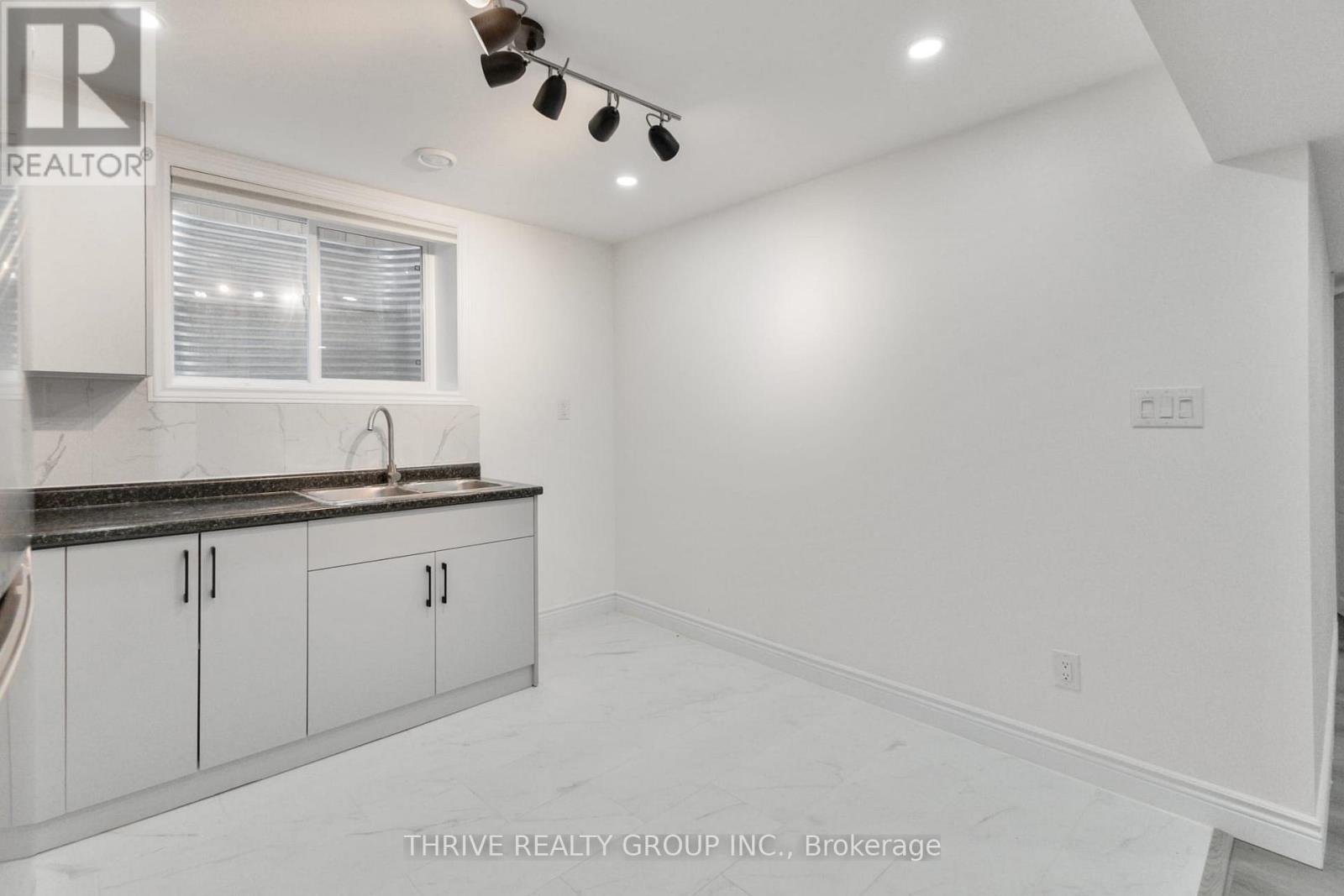 Lower - 2043 Cedarpark Drive, London North, Ontario  N5X 0N2 - Photo 9 - X13215742