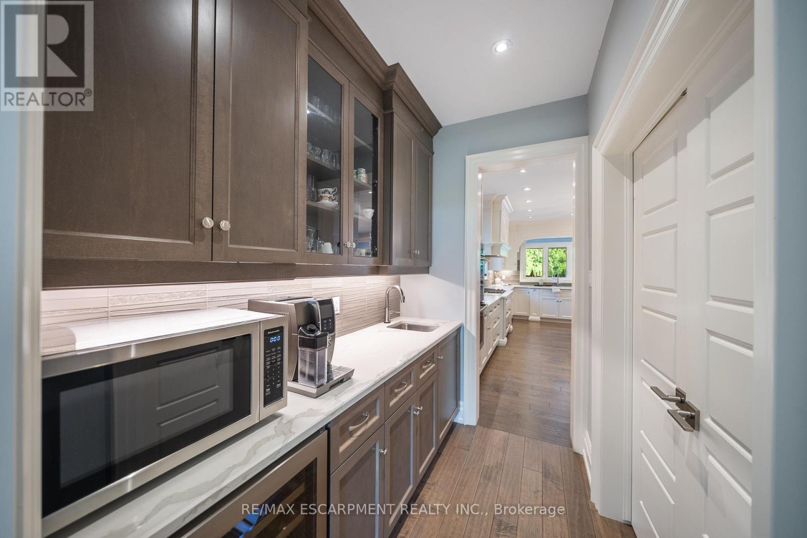 648 Cedar Avenue, Burlington, Ontario  L7T 2R5 - Photo 12 - W13215248