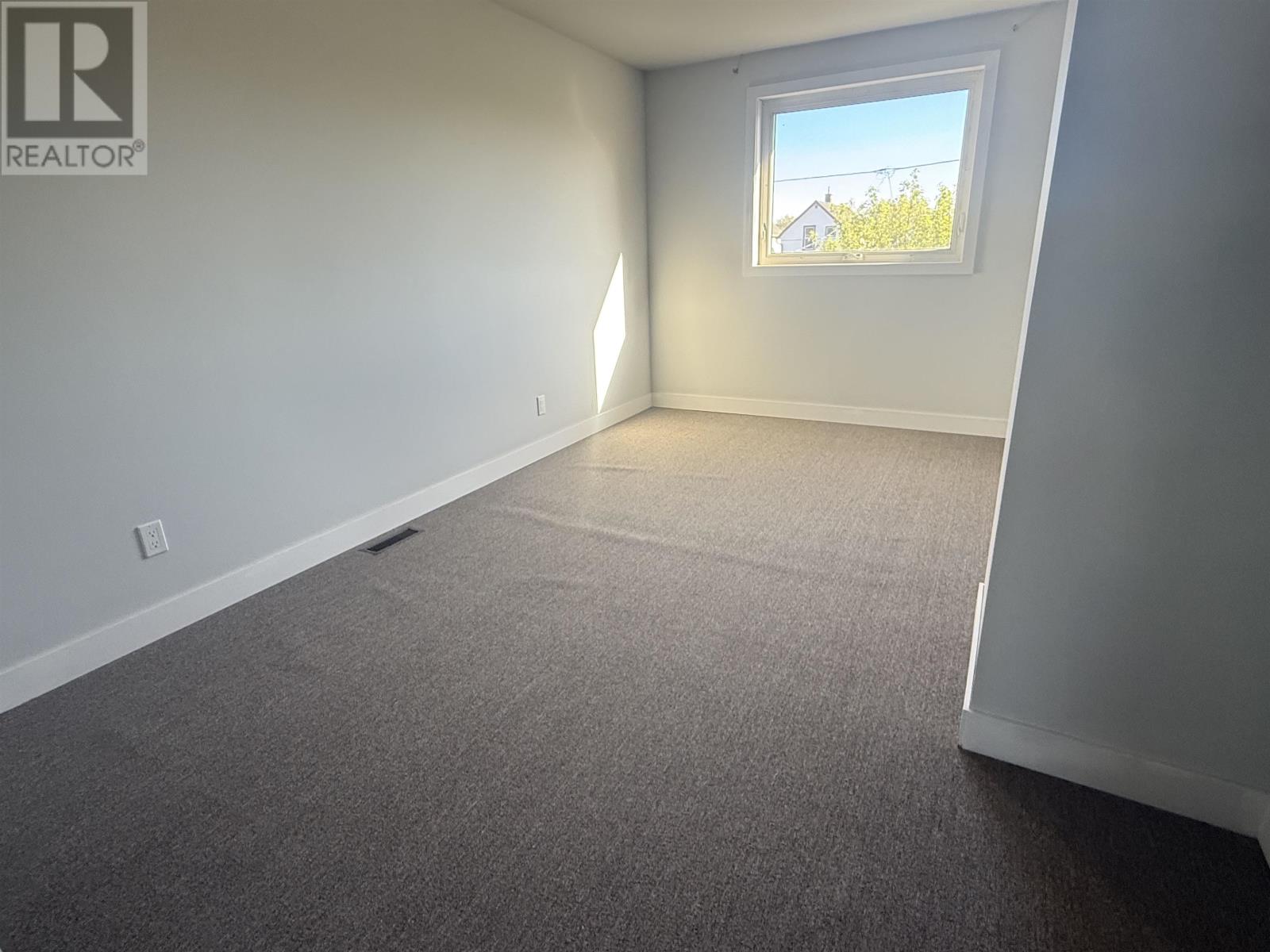326 Ogden St, Thunder Bay, Ontario  P7C 2N3 - Photo 8 - TB2601251
