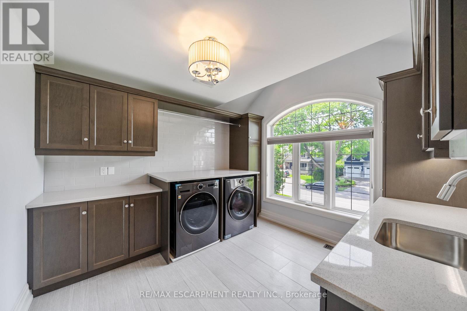 648 Cedar Avenue, Burlington, Ontario  L7T 2R5 - Photo 14 - W13215248