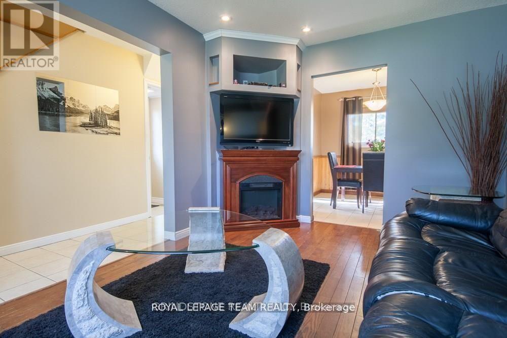 183 Mcelroy Drive, Ottawa, Ontario K2L 1X7 - Photo 4 - X13215536