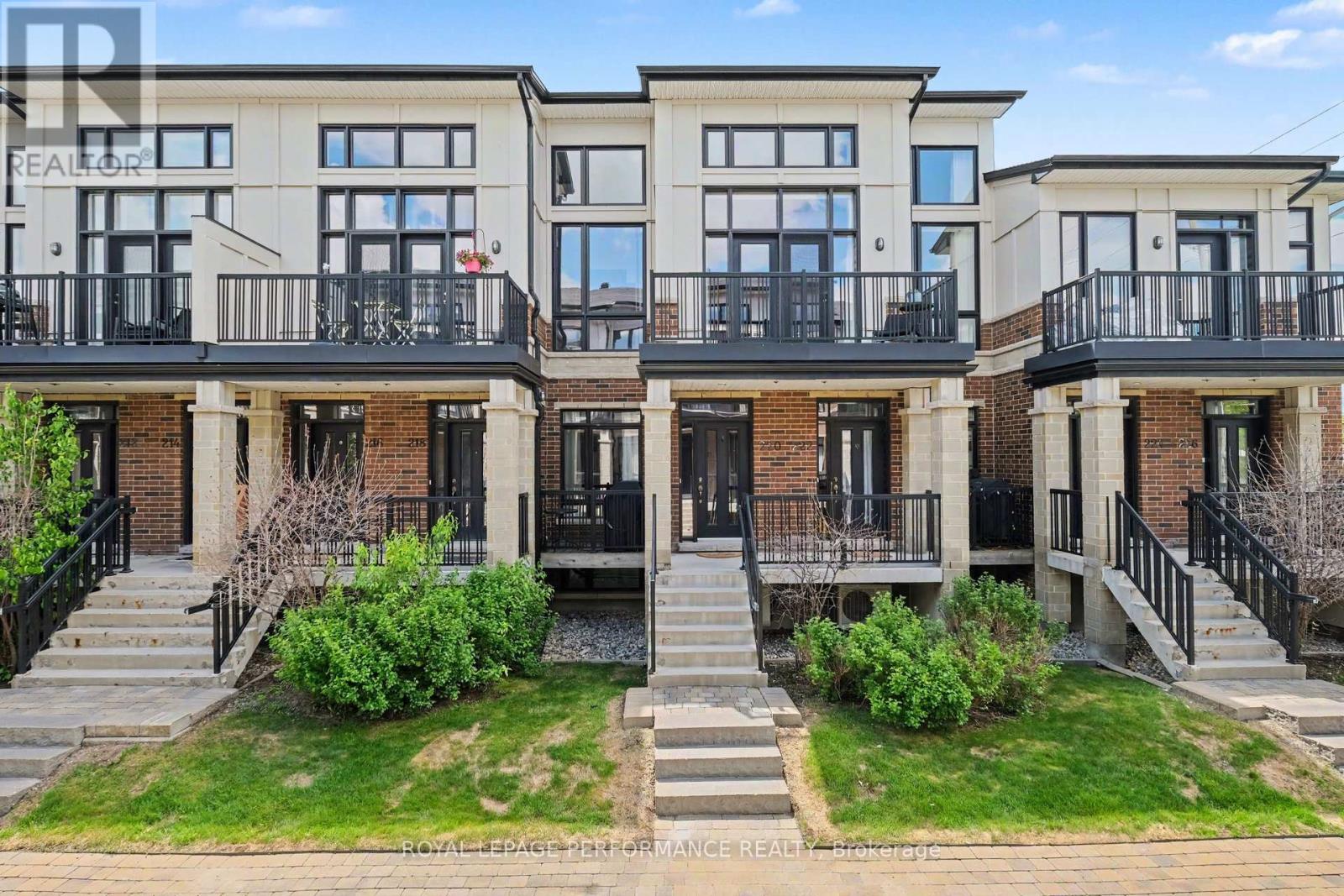 220 PEMBINA PRIVATE, Ottawa, Ontario