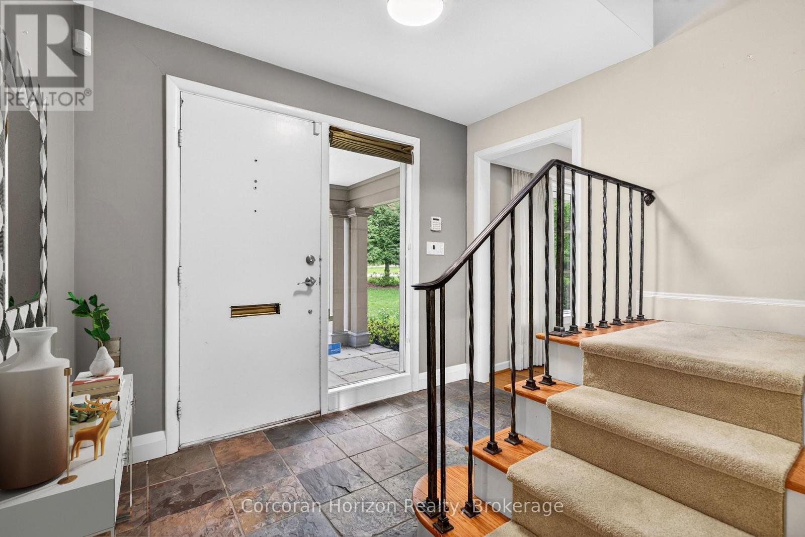 110 Mansfield Drive, Hamilton, Ontario  L9G 1M7 - Photo 3 - X13215578