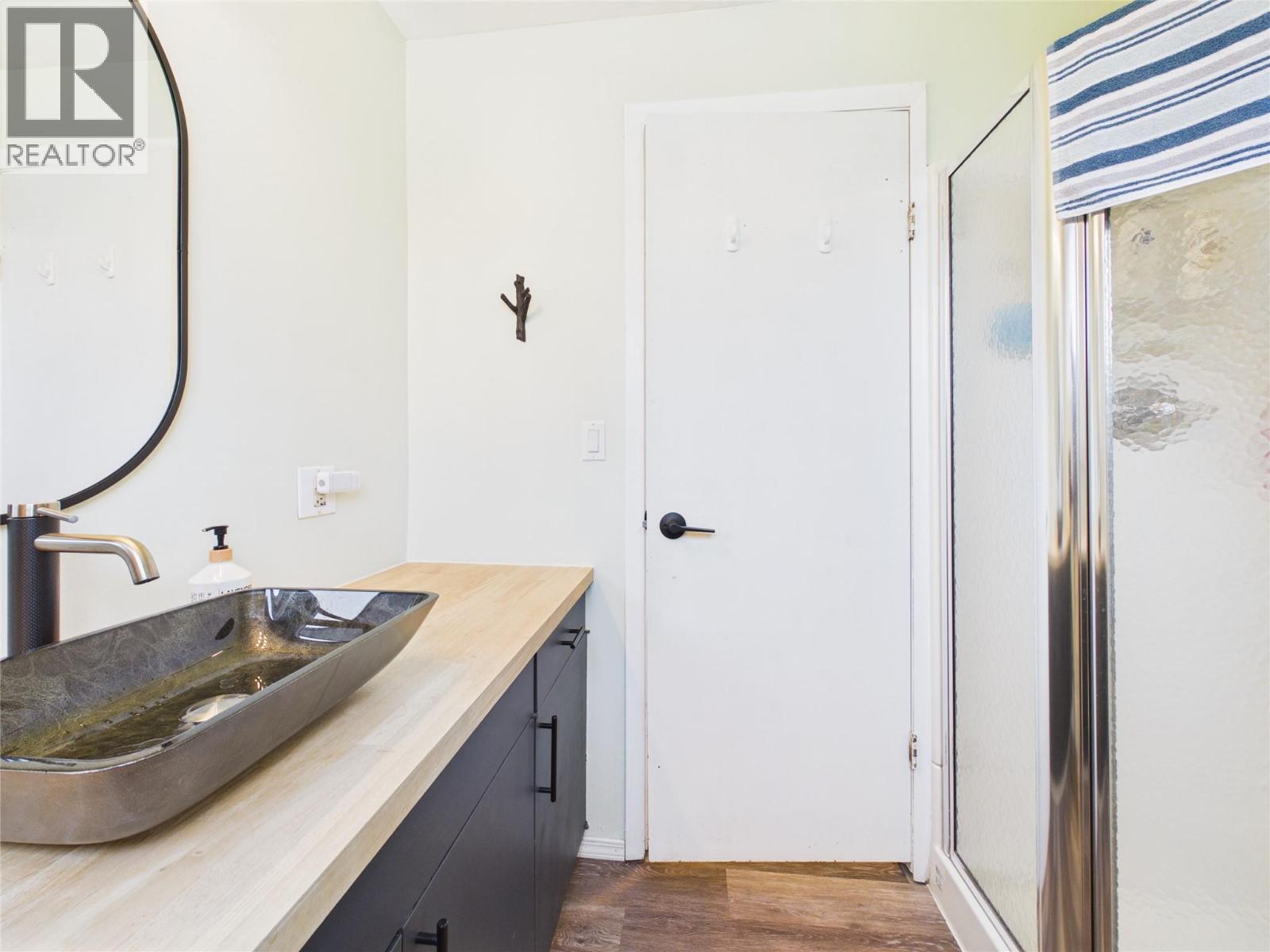 301 4th Avenue S, Cranbrook, British Columbia V1C 2E6 - Photo 17 - 10389285