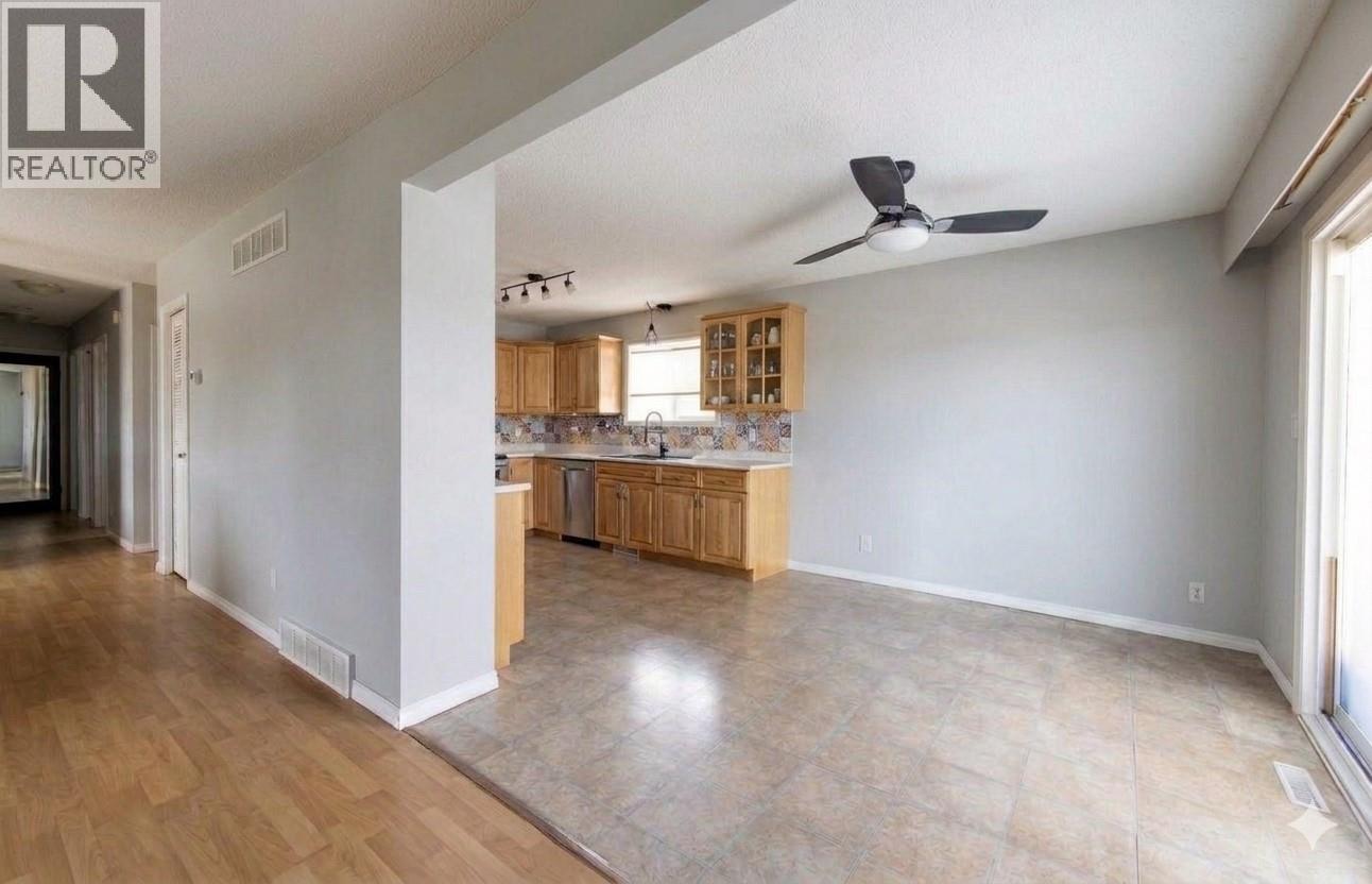 301 4th Avenue S, Cranbrook, British Columbia V1C 2E6 - Photo 6 - 10389285