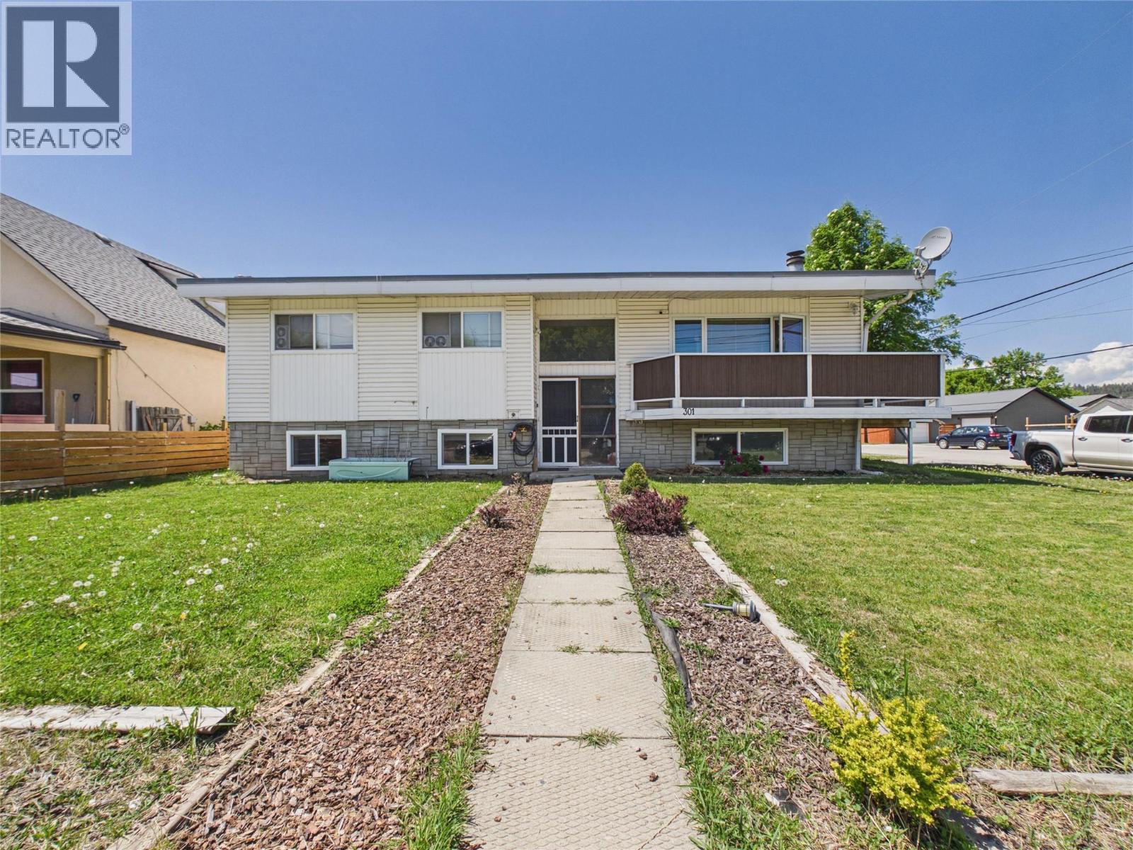 301 4th Avenue S, Cranbrook, British Columbia V1C 2E6 - Photo 1 - 10389285