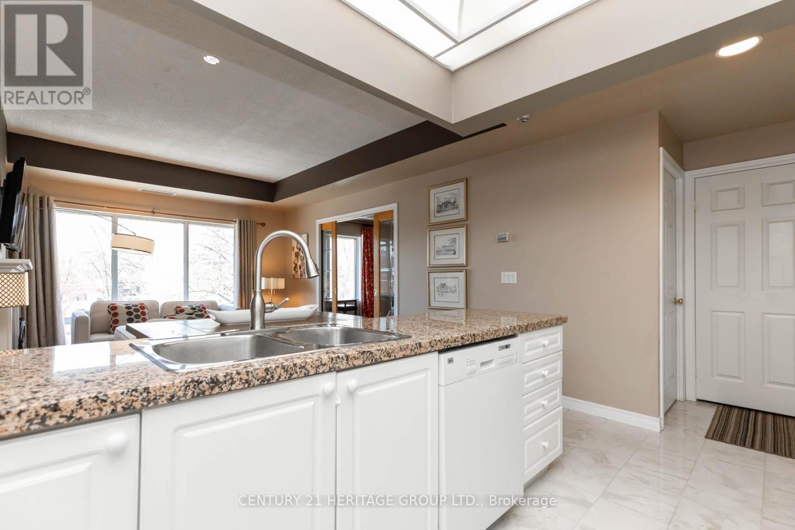 405 - 211 Randolph Road, Toronto, Ontario  M4G 4H1 - Photo 19 - C13215452