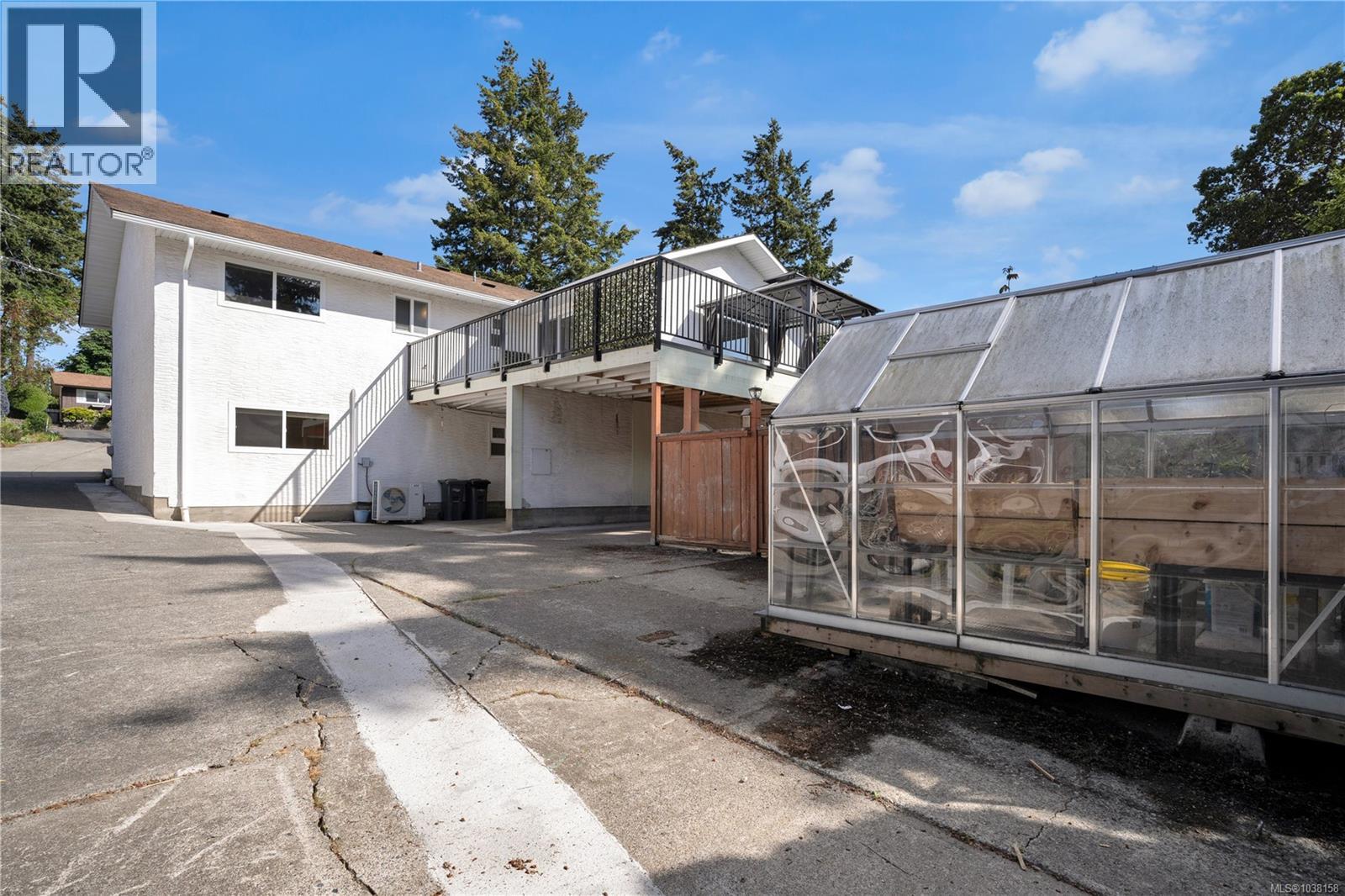 916 Rankin Rd, Esquimalt, British Columbia  V9A 6V6 - Photo 19 - 1038158