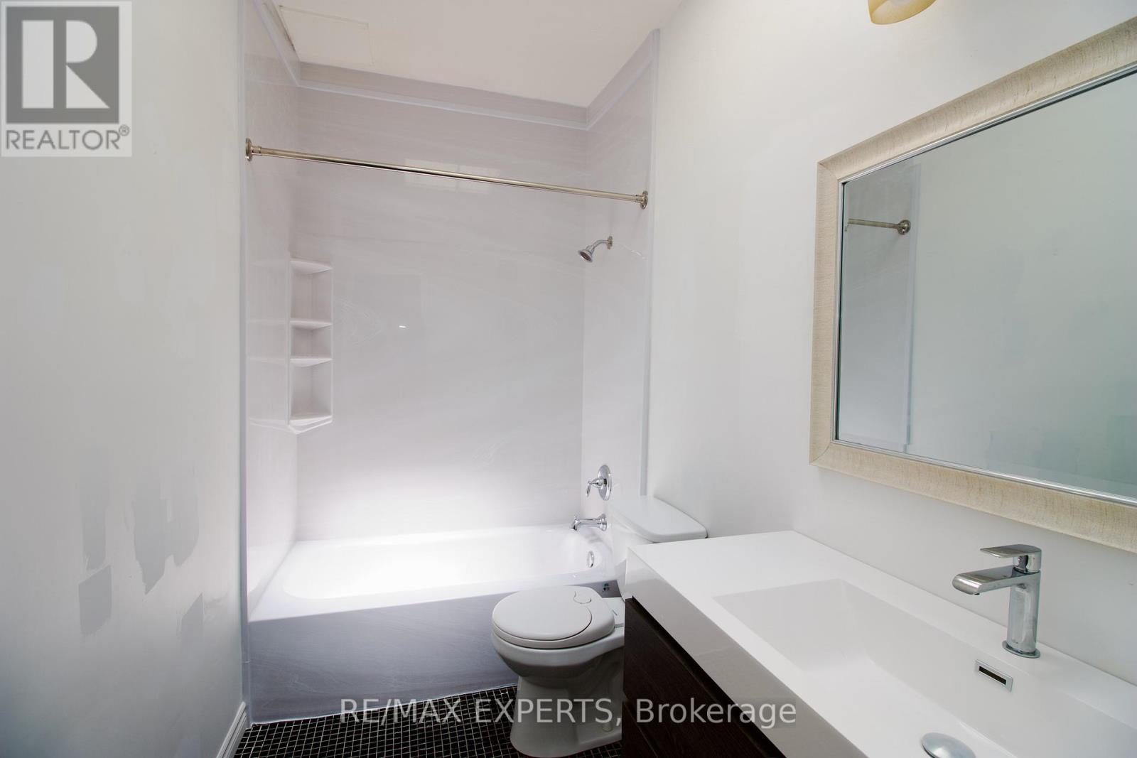 201 - 1691 Dufferin Street, Toronto, Ontario  M6E 3N9 - Photo 7 - C13215588