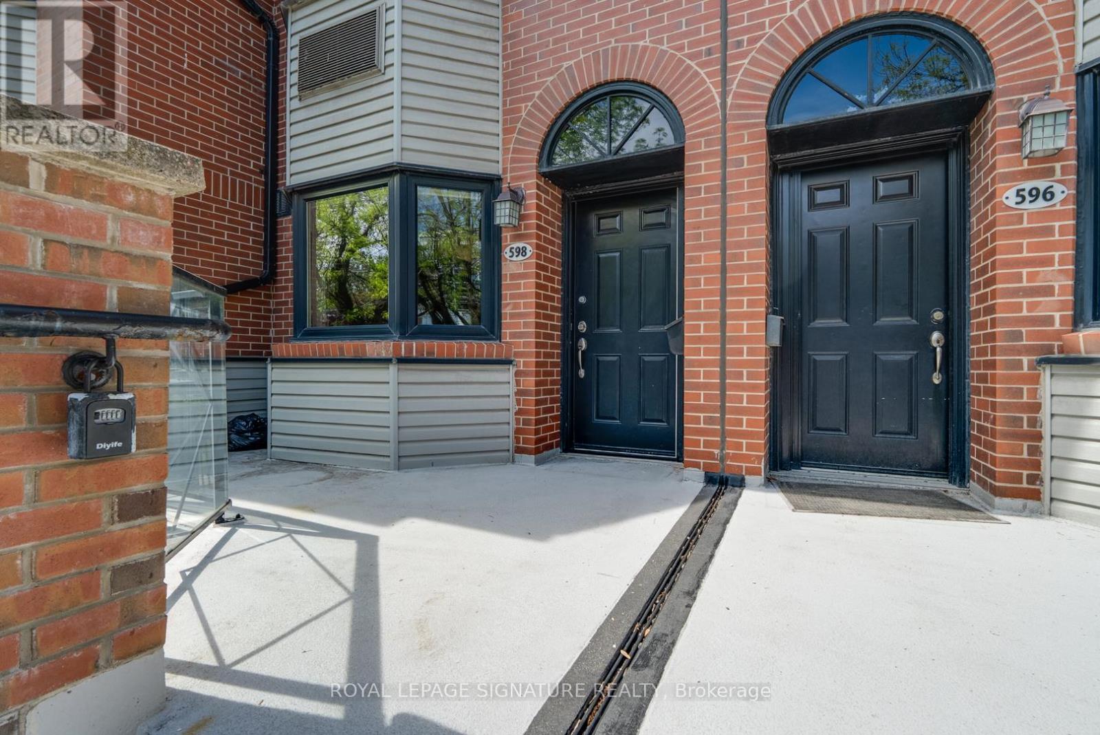 598 Wellington Street W, Toronto, Ontario  M5V 2X5 - Photo 2 - C13215704