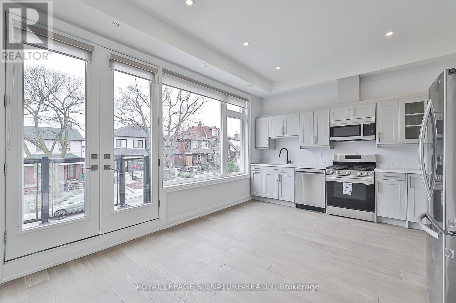 60 Belvidere Avenue, Toronto, Ontario  M6C 1P6 - Photo 3 - C13215716
