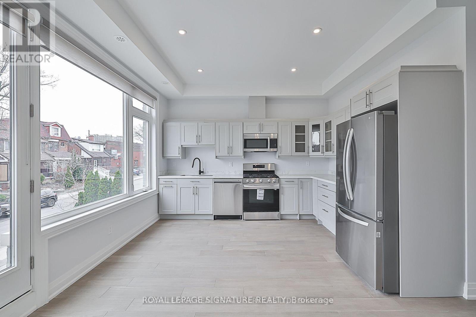 60 Belvidere Avenue, Toronto, Ontario  M6C 1P6 - Photo 4 - C13215716