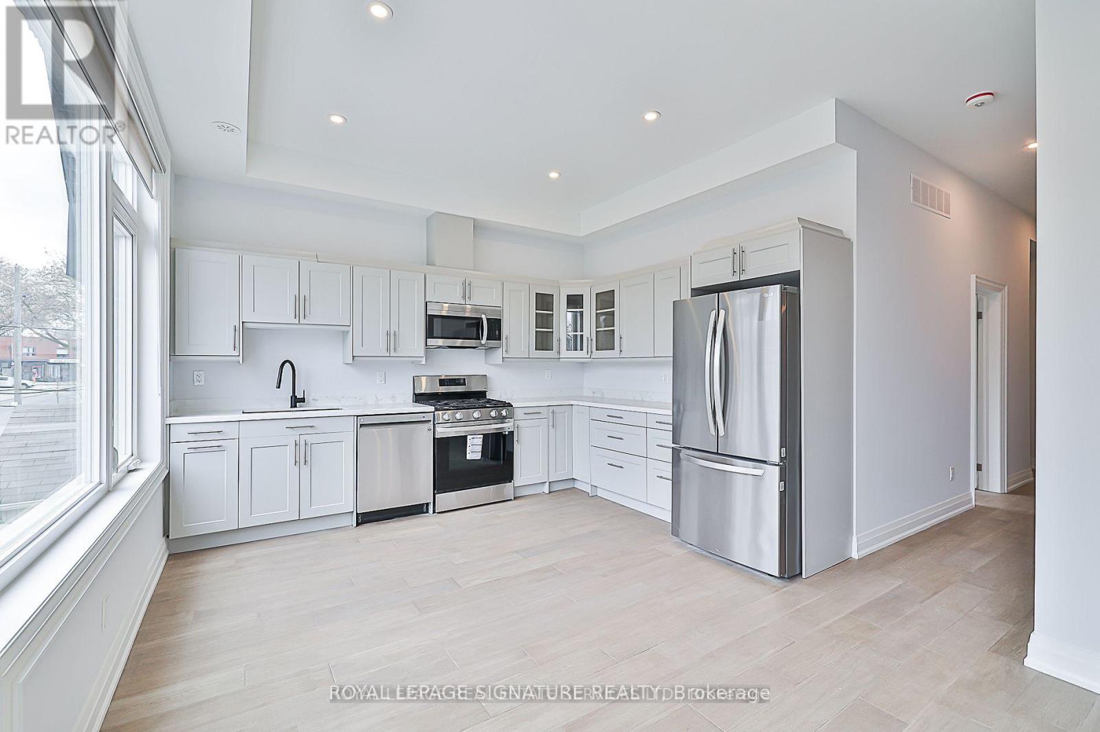 60 Belvidere Avenue, Toronto, Ontario  M6C 1P6 - Photo 6 - C13215716