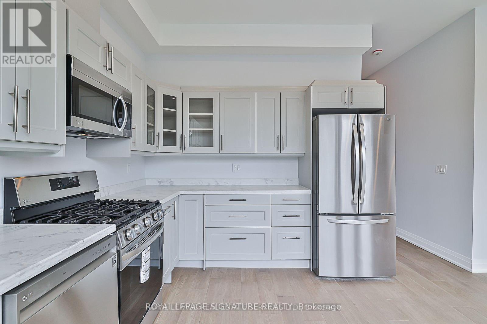 60 Belvidere Avenue, Toronto, Ontario  M6C 1P6 - Photo 8 - C13215716