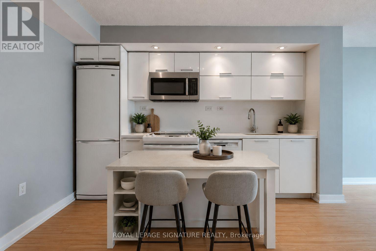 2701 - 25 Capreol Court, Toronto, Ontario  M5V 3Z7 - Photo 3 - C13215734