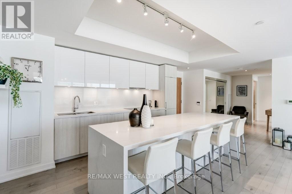 1006 - 15 Queens Quay E, Toronto, Ontario  M5E 0C5 - Photo 10 - C13215816
