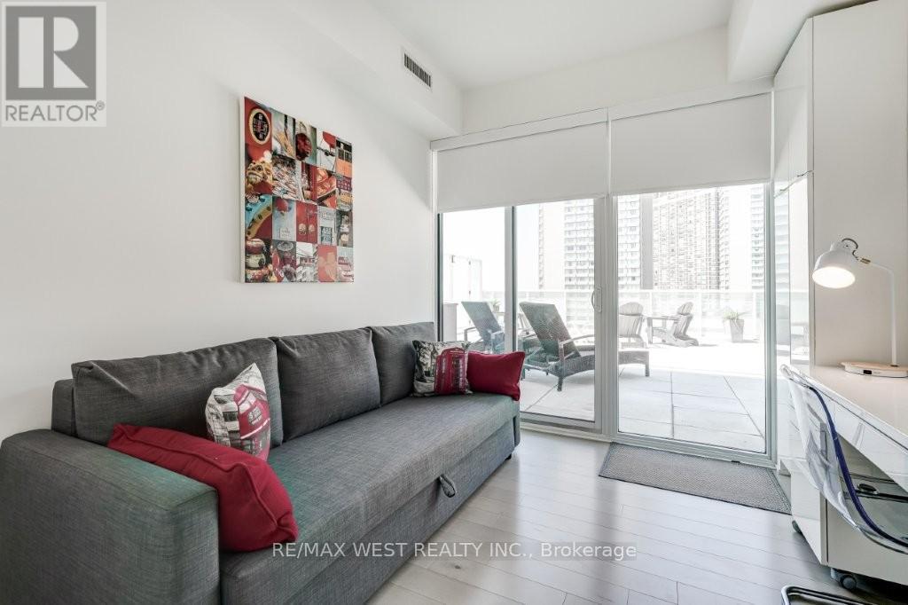 1006 - 15 Queens Quay E, Toronto, Ontario  M5E 0C5 - Photo 18 - C13215816