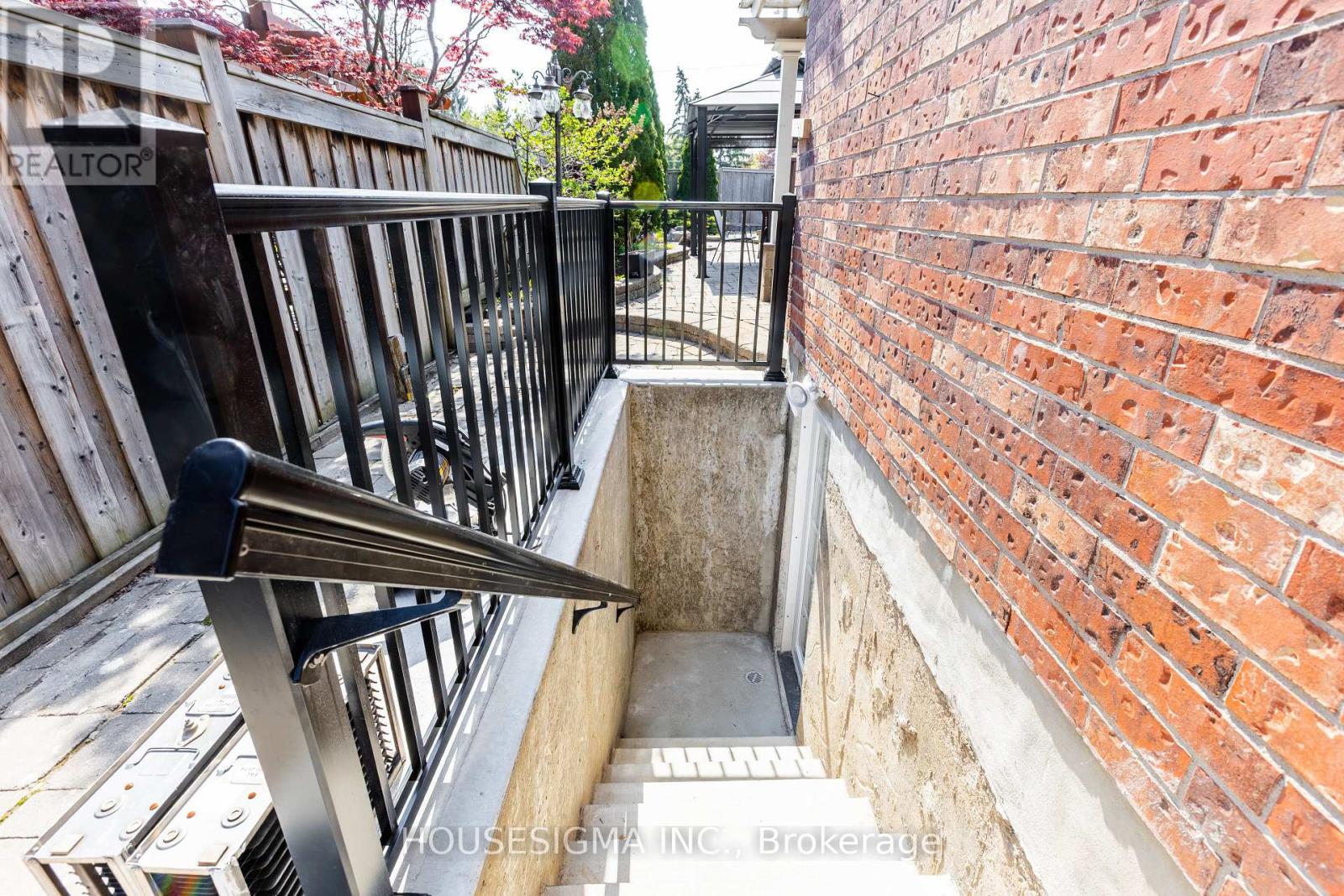Bsmnt - 756 Stonepath Circle, Pickering, Ontario  L1V 3T1 - Photo 2 - E13215554