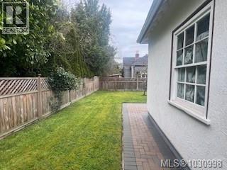 146 Medana St, Victoria, British Columbia  V8V 2H5 - Photo 6 - 1030998
