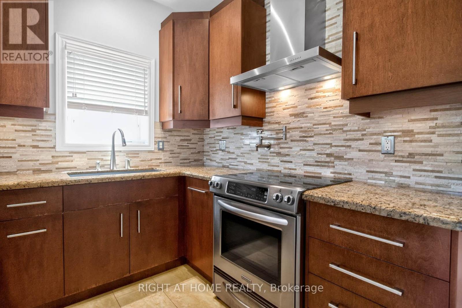 246 Caproni Drive, Vaughan, Ontario  L6A 1X7 - Photo 10 - N13215690