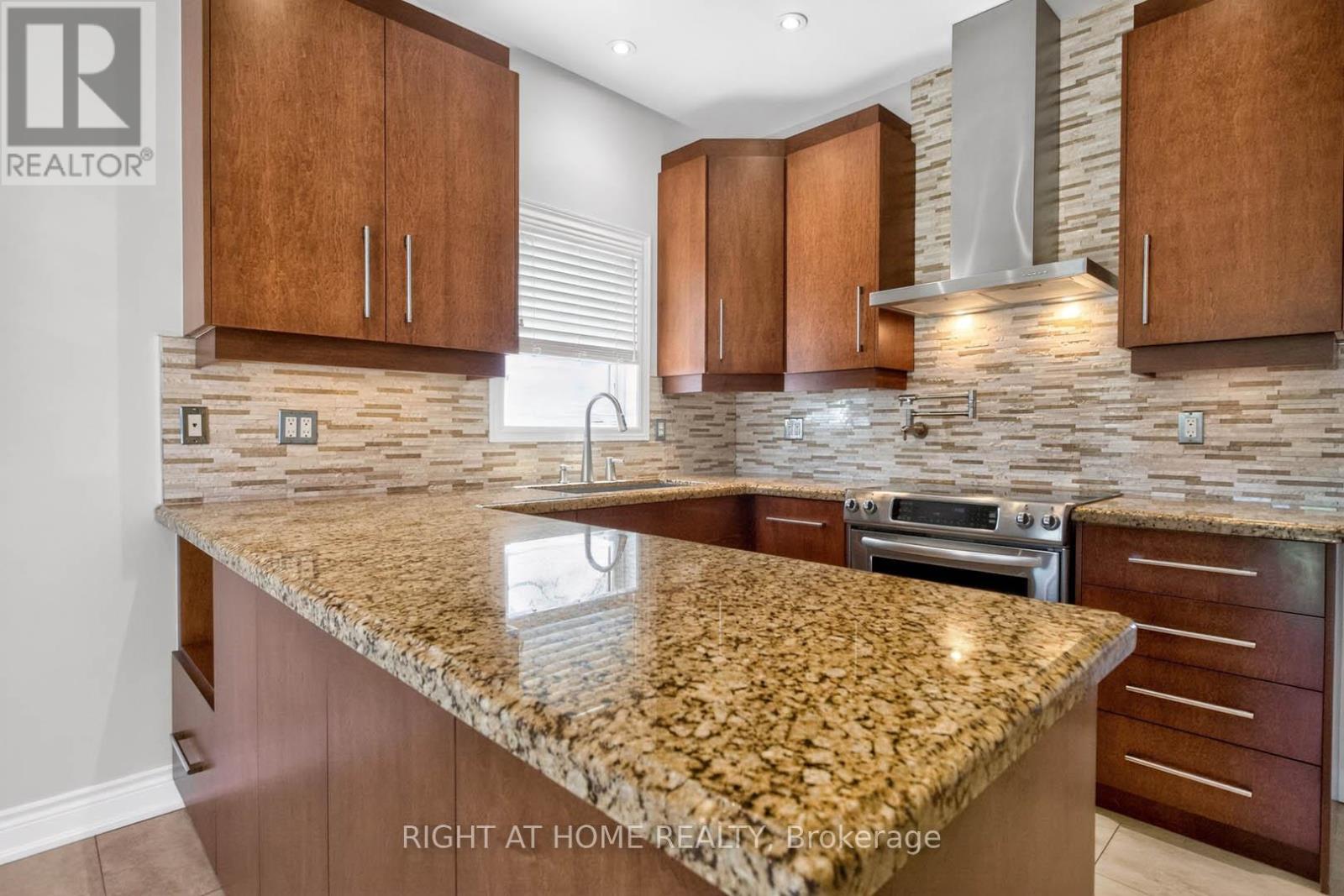 246 Caproni Drive, Vaughan, Ontario  L6A 1X7 - Photo 11 - N13215690
