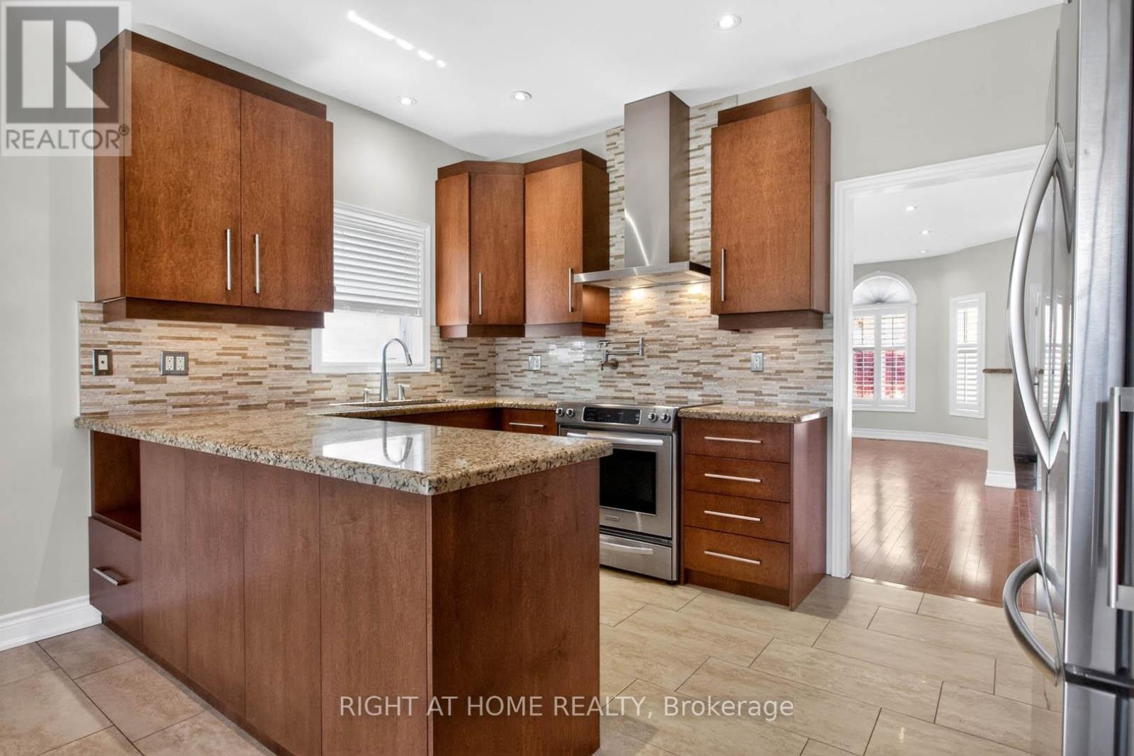 246 Caproni Drive, Vaughan, Ontario  L6A 1X7 - Photo 12 - N13215690
