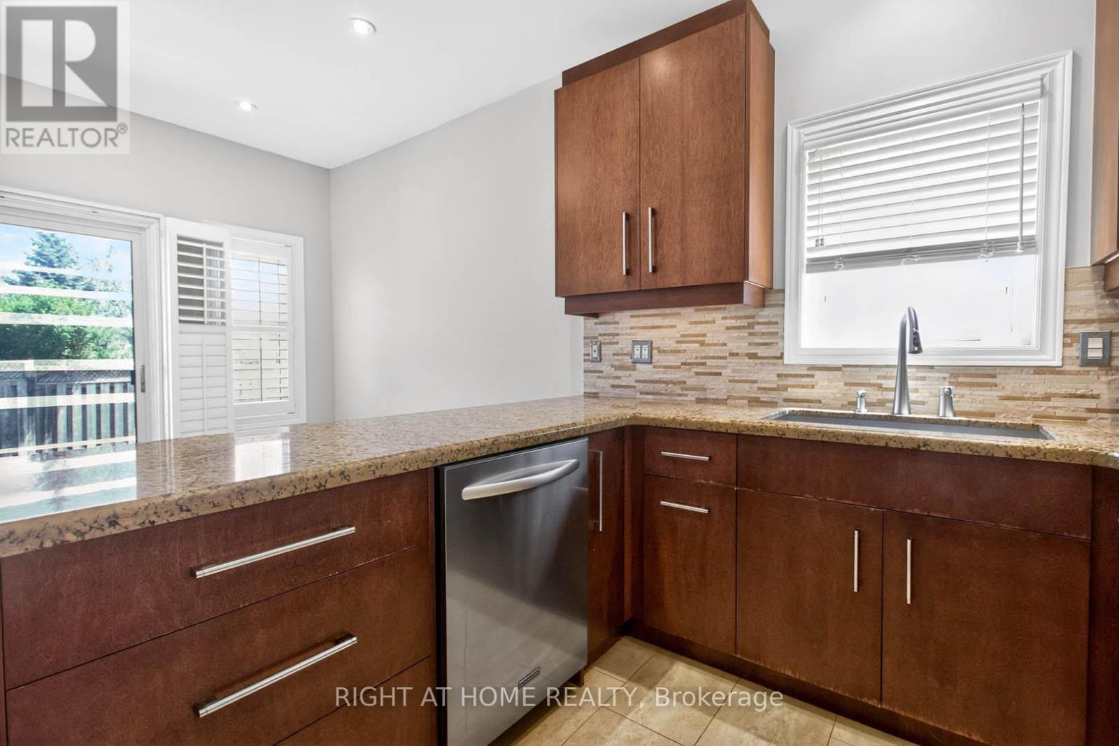246 Caproni Drive, Vaughan, Ontario  L6A 1X7 - Photo 13 - N13215690
