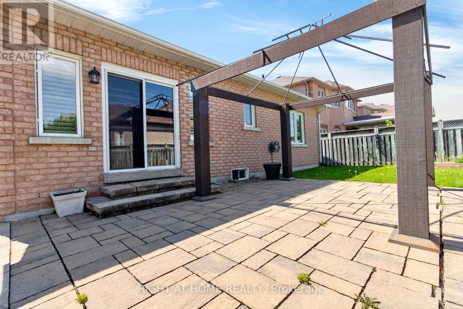 246 Caproni Drive, Vaughan, Ontario  L6A 1X7 - Photo 30 - N13215690