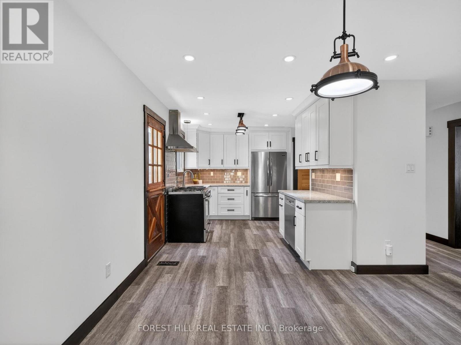 35 Townsend Avenue, Bradford West Gwillimbury, Ontario  L3Z 1X9 - Photo 8 - N13215852