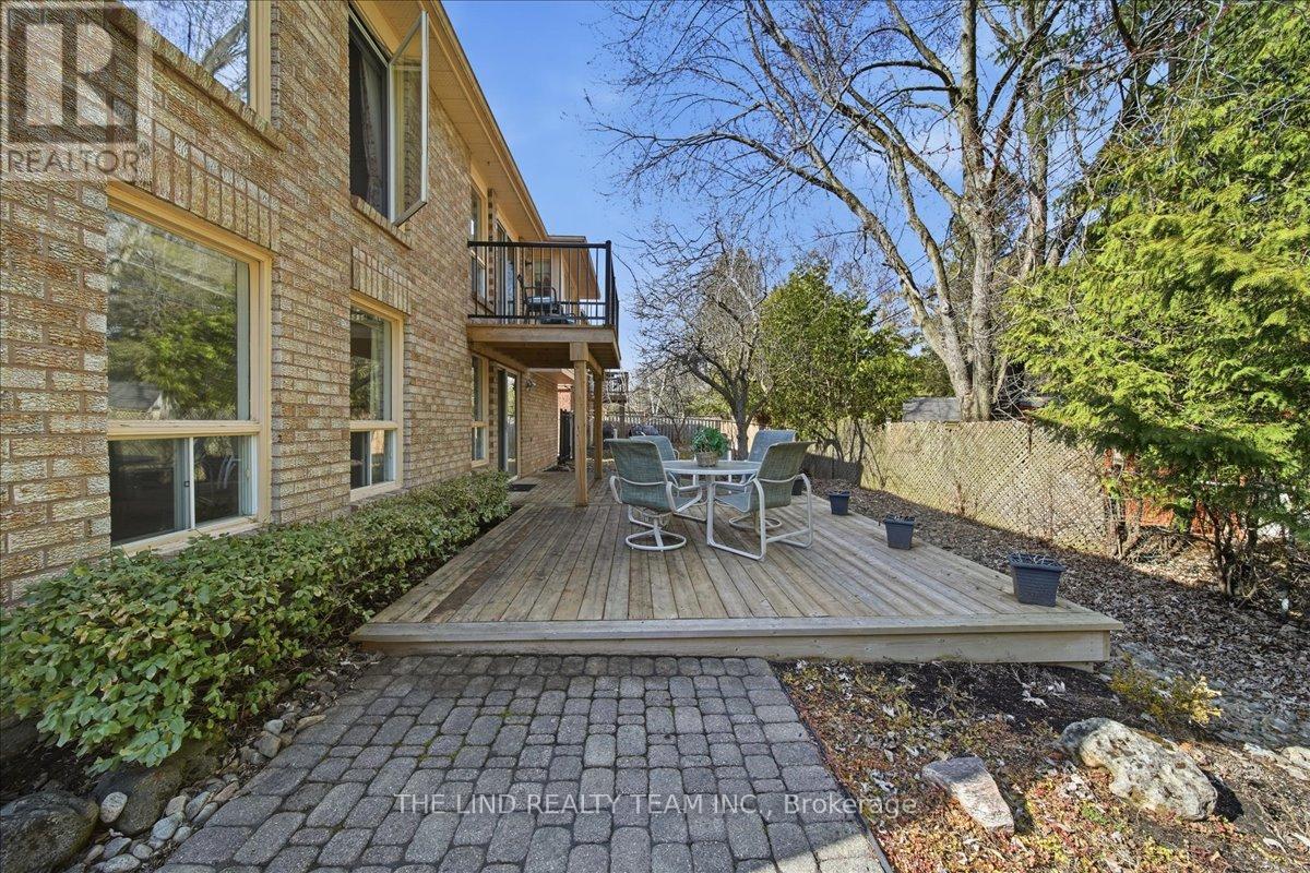 17 April Gardens, Aurora, Ontario  L4G 4R7 - Photo 39 - N13215856