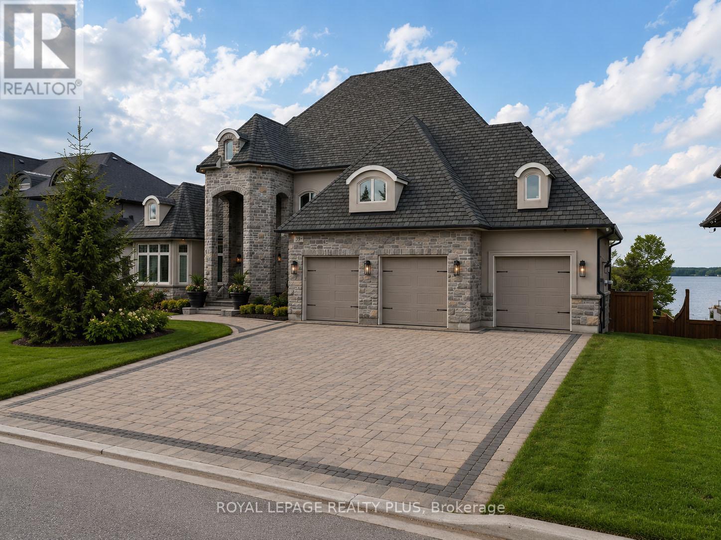 39 Plunkett Court, Barrie (Innis-Shore), Ontario  L4N 6M3 - Photo 2 - S13215634
