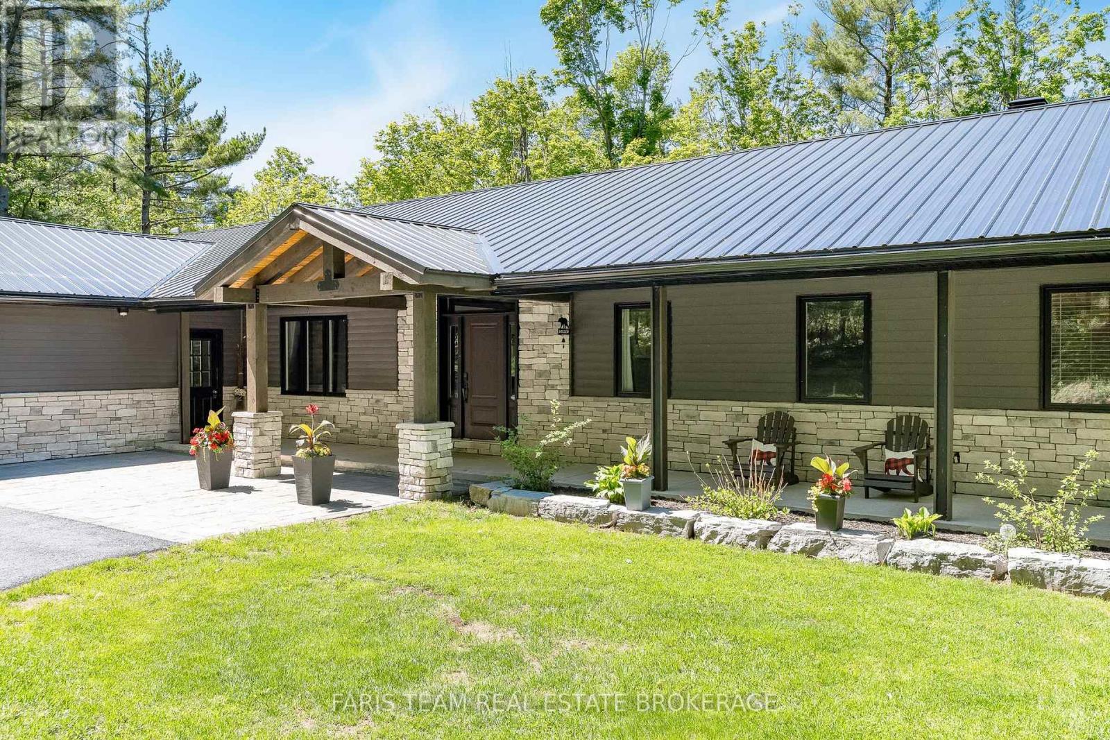 800 Mount St. Louis Road W, Oro-Medonte, Ontario  L0L 1V0 - Photo 5 - S13215710