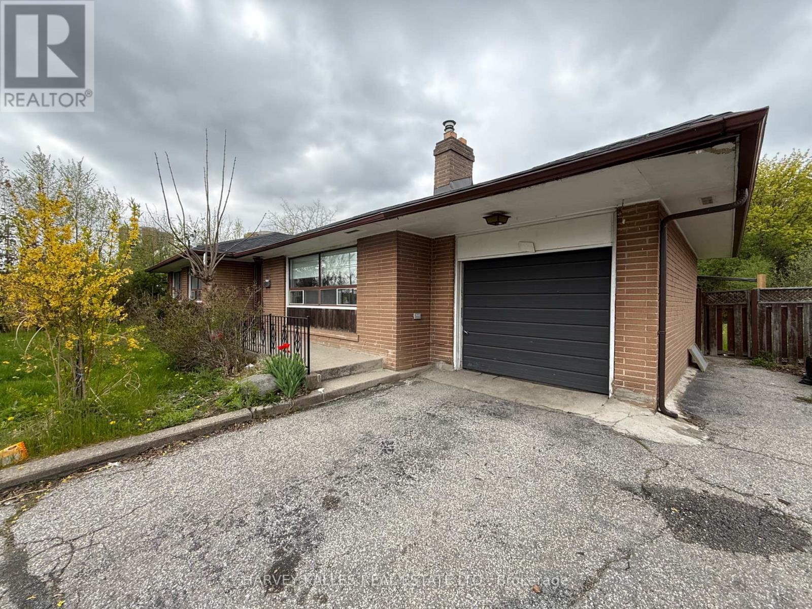 214 Dixon Road, Toronto, Ontario  M9P 2M1 - Photo 21 - W13173808