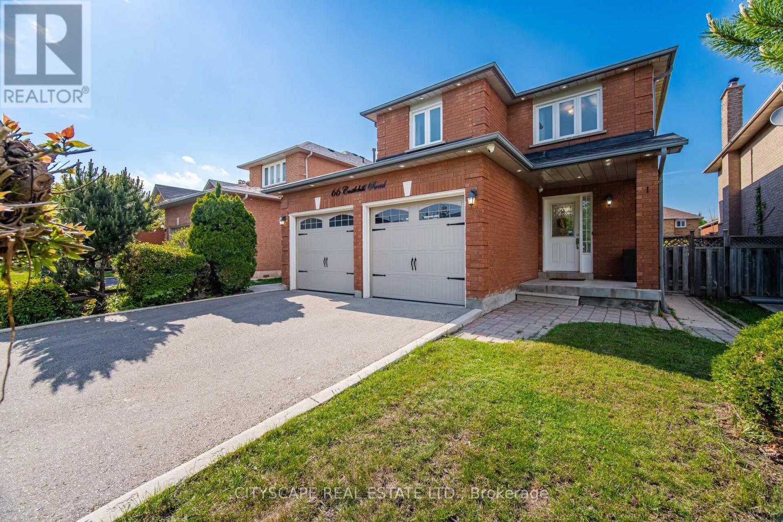 66 Castle Hill Road, Brampton, Ontario  L6X 4E1 - Photo 2 - W13215762