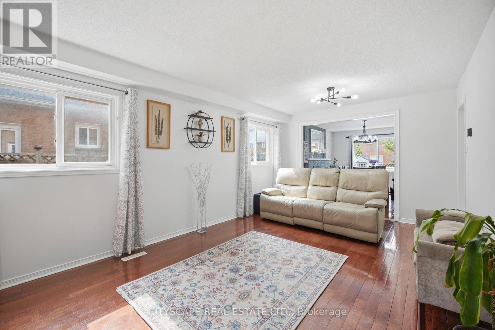 66 Castle Hill Road, Brampton, Ontario  L6X 4E1 - Photo 6 - W13215762