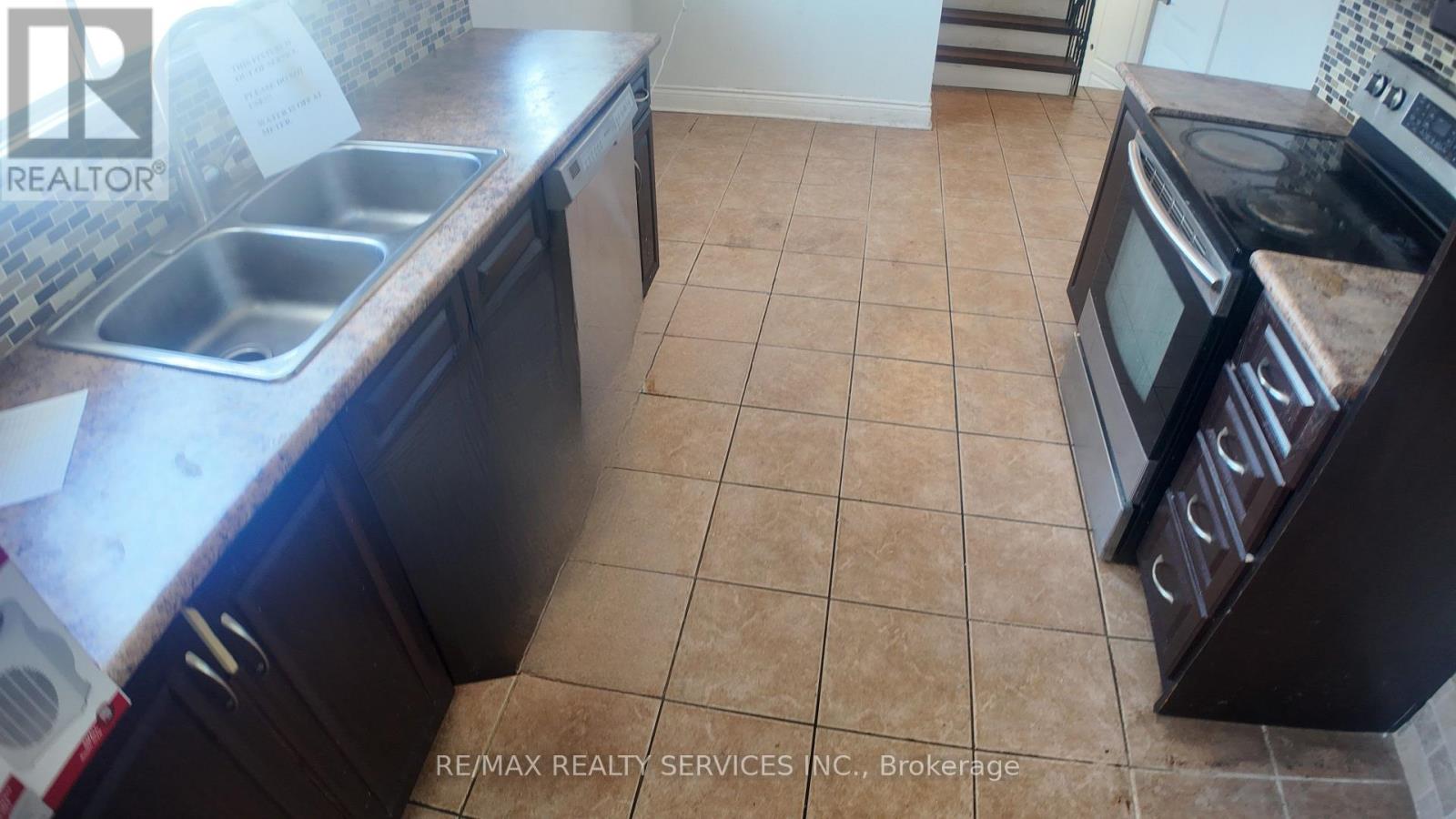 33 Bimini Crescent, Toronto, Ontario  M3N 1S1 - Photo 4 - W13215810