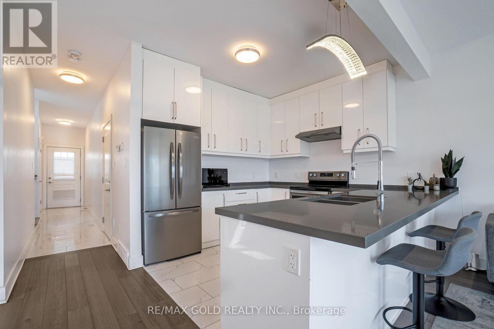 8 - 2621 Holbrook Drive, London South, Ontario  N6M 0G2 - Photo 3 - X13215628