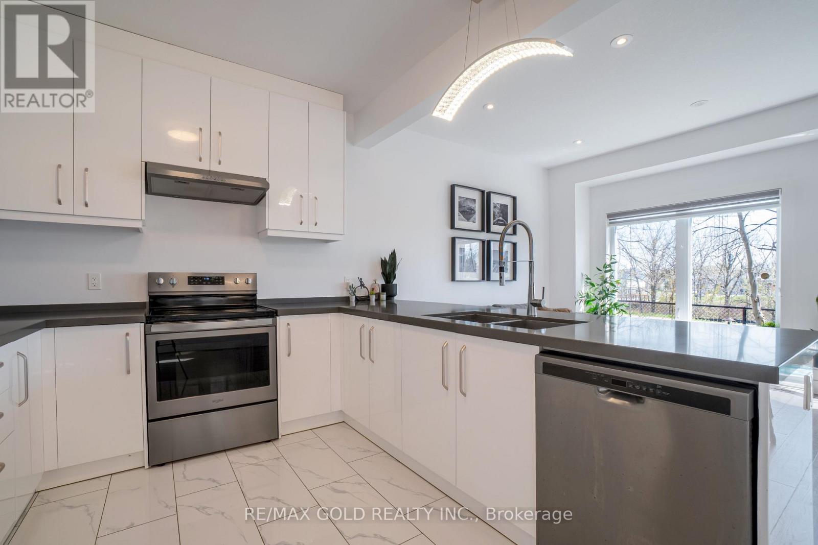 8 - 2621 Holbrook Drive, London South, Ontario  N6M 0G2 - Photo 4 - X13215628