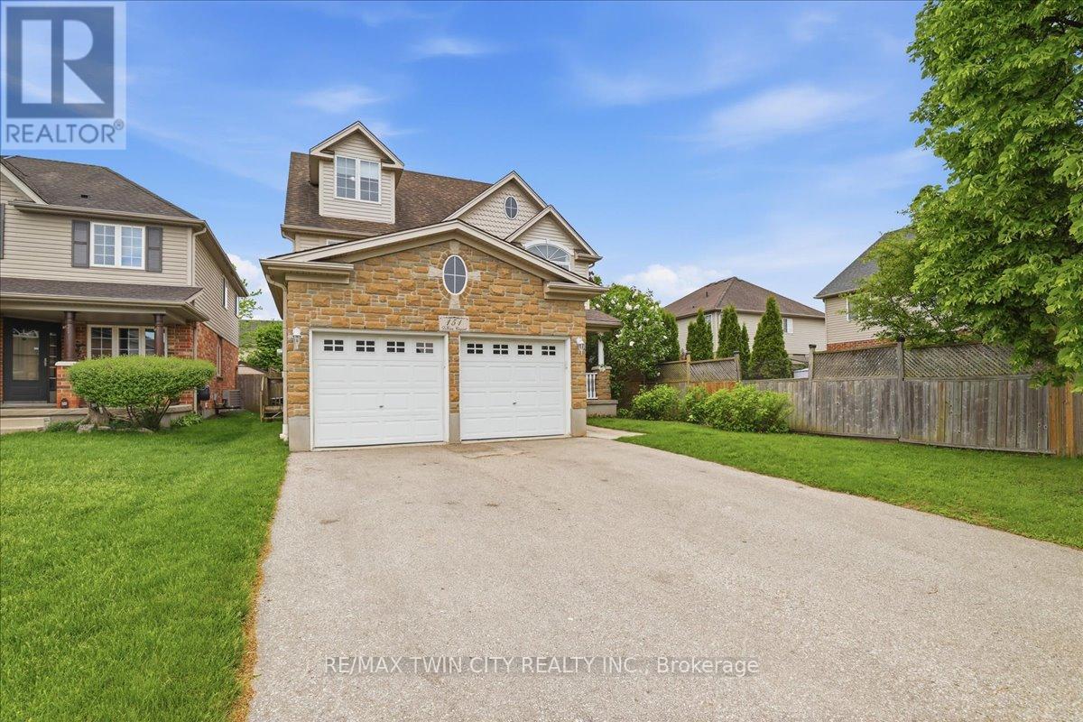151 Decaro Crescent, Cambridge, Ontario  N3C 4M4 - Photo 1 - X13215702