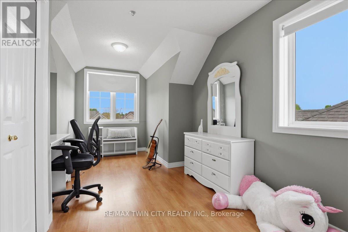 151 Decaro Crescent, Cambridge, Ontario  N3C 4M4 - Photo 33 - X13215702