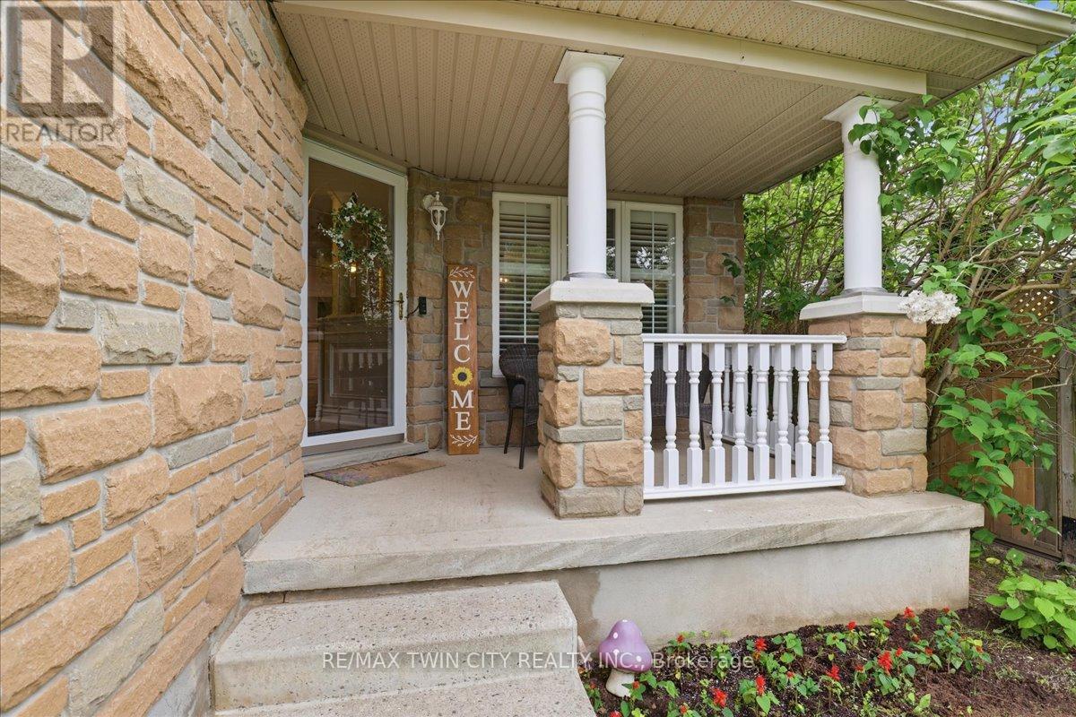 151 Decaro Crescent, Cambridge, Ontario  N3C 4M4 - Photo 5 - X13215702