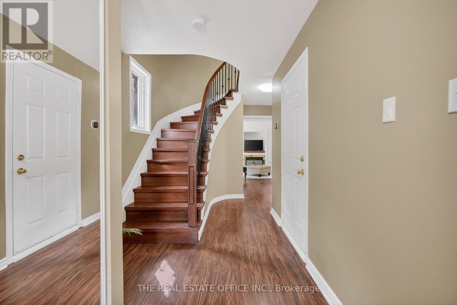 106 Corsica Private, Ottawa, Ontario  K1G 5Y1 - Photo 3 - X13215842