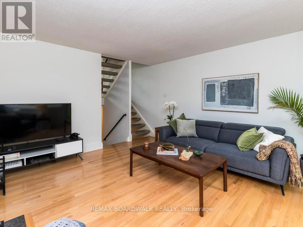 41 Putman Avenue, Ottawa, Ontario K1M 1Z1 - Photo 9 - X13215868