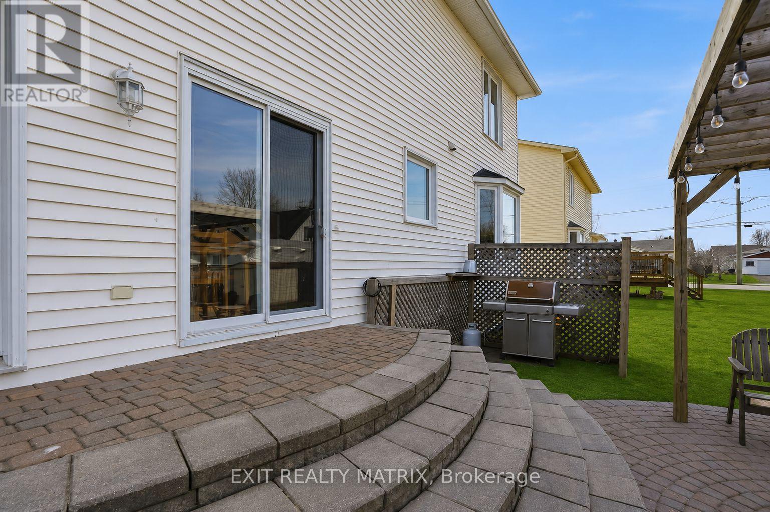 144 Centenaire Street, Russell, Ontario  K0A 1W0 - Photo 34 - X13215942