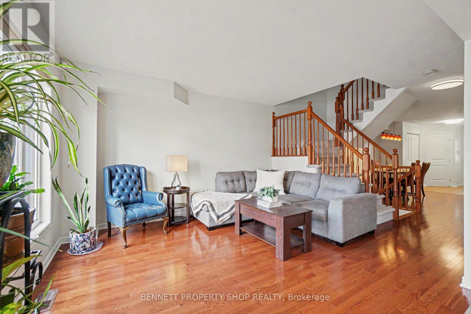 330 Laguna Street, Ottawa, Ontario K1T 0L1 - Photo 3 - X13215960