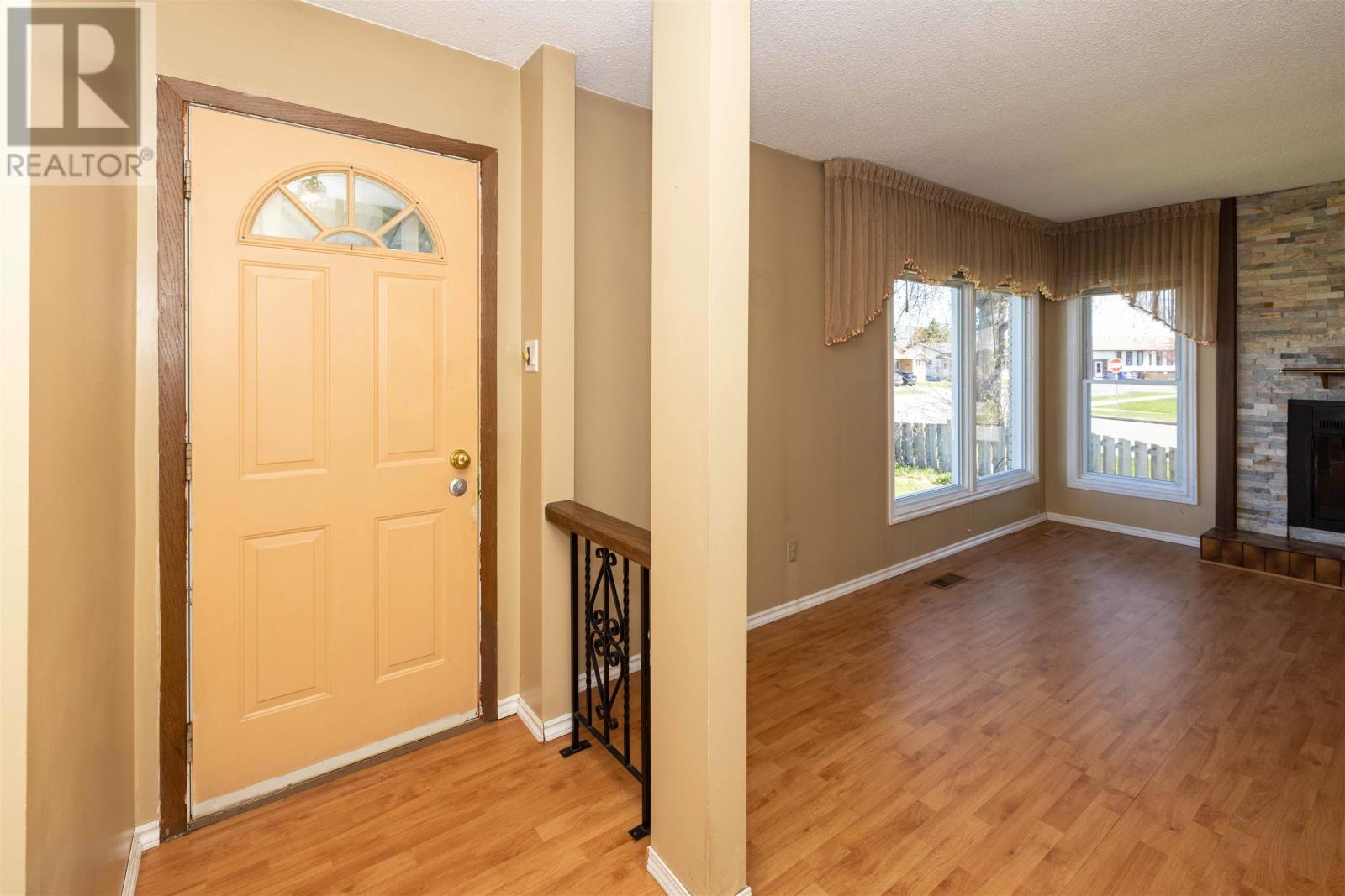 125 Conestoga St, Thunder Bay, Ontario  P7C 5S9 - Photo 2 - TB2601266