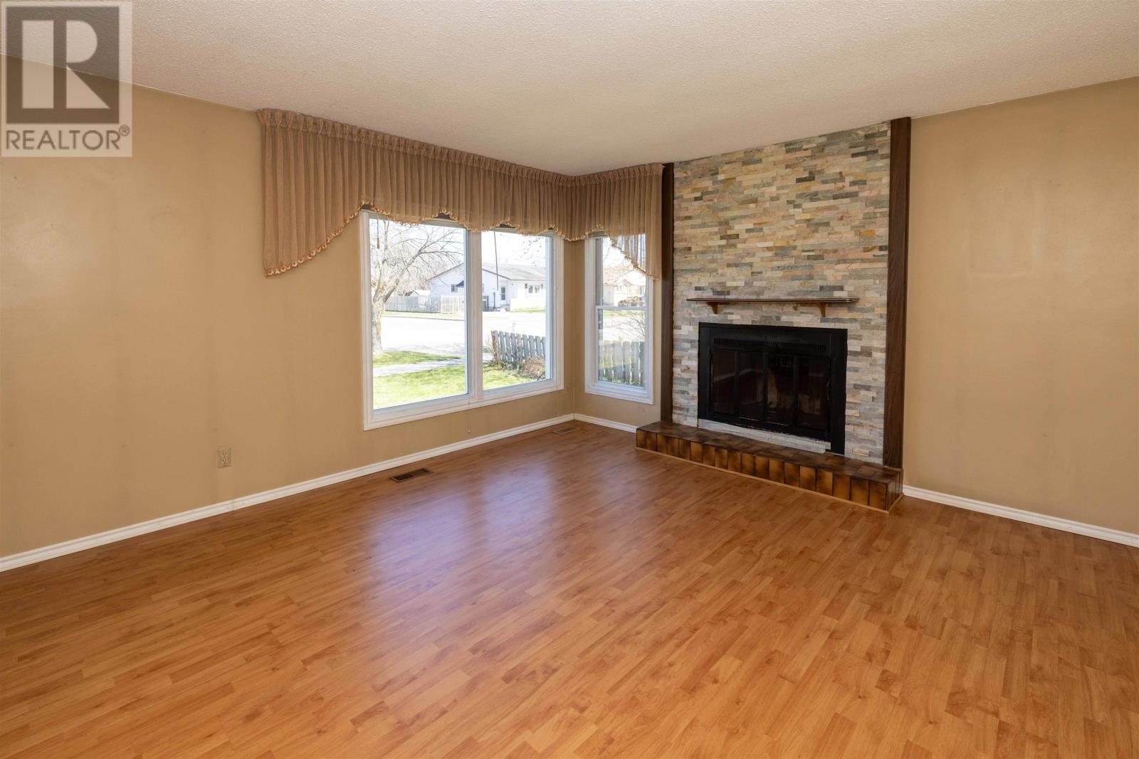 125 Conestoga St, Thunder Bay, Ontario  P7C 5S9 - Photo 4 - TB2601266