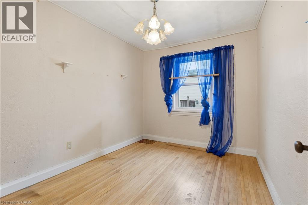 609 Guelph Street, Kitchener, Ontario  N2H 5Y5 - Photo 10 - 40828313