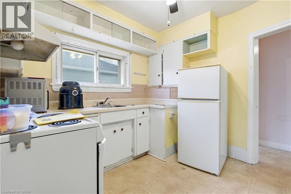 609 Guelph Street, Kitchener, Ontario  N2H 5Y5 - Photo 4 - 40828313