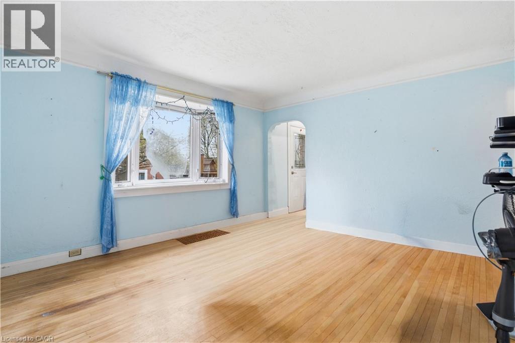 609 Guelph Street, Kitchener, Ontario  N2H 5Y5 - Photo 7 - 40828313